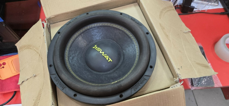 Авто сабвуфер Swat clk-12D2