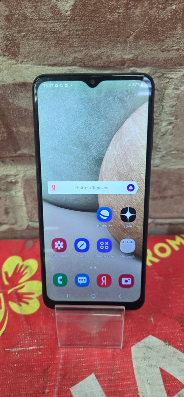 Мобильный телефон Samsung Galaxy A12