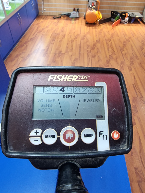 Металлоискатель Fisher F11
