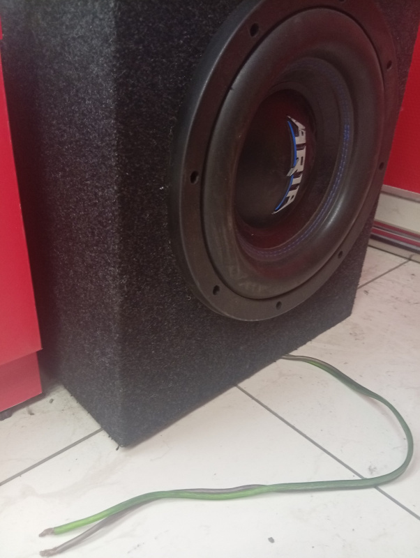 Авто сабвуфер Arian BB-15D