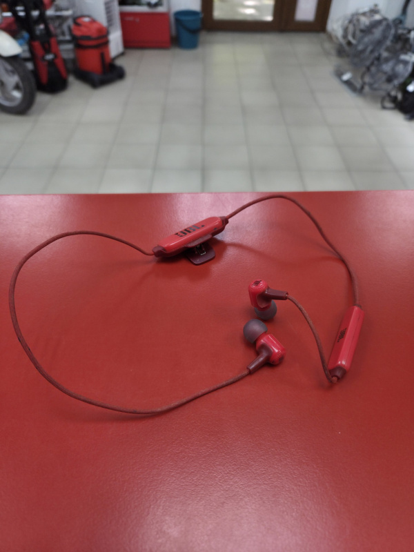 Наушники JBL E25BT