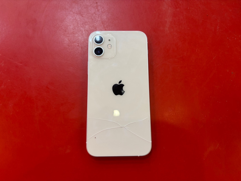 Мобильный телефон Apple iPhone 12
