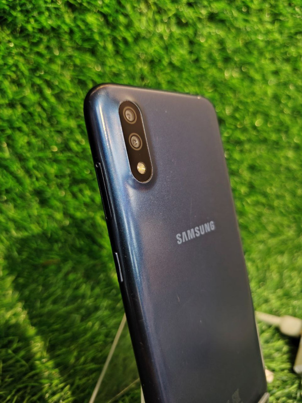 Мобильный телефон Samsung Galaxy A01
